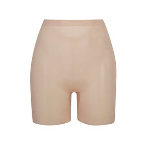 Skims sheer sculpt low back short in clay